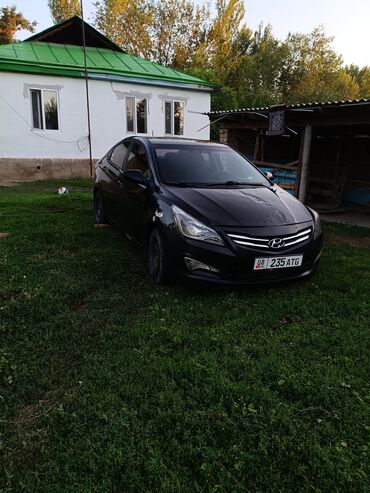 шкода супер: Черный седан Hyundai Solaris, торг минимальный, жазгыла чалгыла