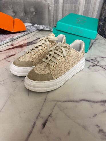 женские кроссовки gore tex: Размер: 37, цвет - Бежевый, Новый