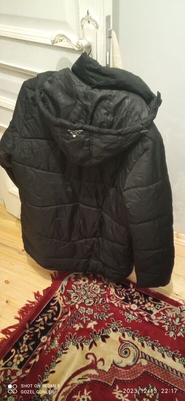 deri kurtkalarin satisi: Куртка Adidas, M (EU 38), цвет - Черный
