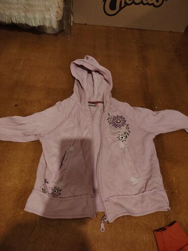 Jaketlər: Qiymetler ferqlidir. Wekilleri cevirin😊Uşaq kardiqanları dəsti - — 9