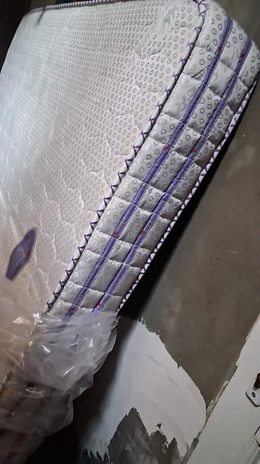 Ev üçün mebel: Matras eni 160 *2
Qiyməti 60manat.Unvan Yeni Suraxanı(⁶ 5532/sevaesmet — 1