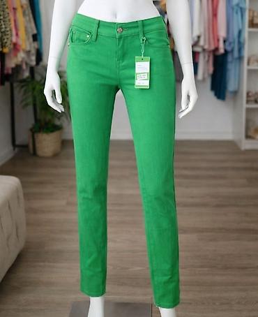 helanke 116: Ženske pantalone – zelene farmerke - Kroj: klasičan slim/straight fit — 1
