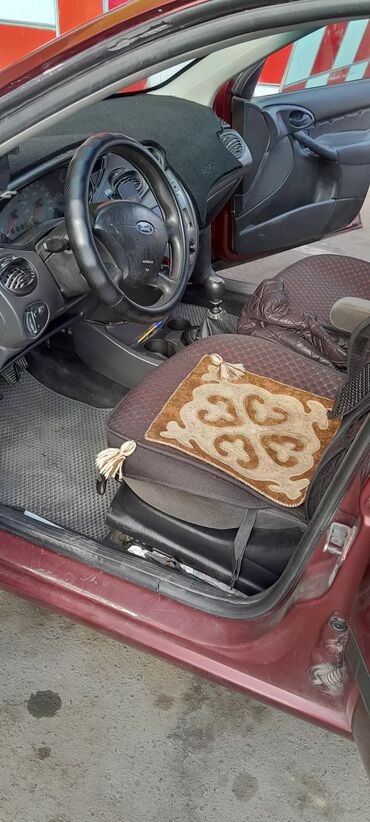 срочно продаю степ: Продается автомобиль Ford Focus в кузове хэтчбек. Машина оснащена