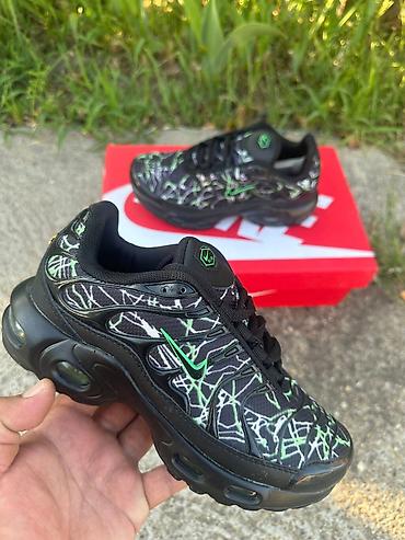 sinsey sandale: Nike air max tn dečije patike crno zelene NOVO Novo Brojevi 31 do 36 — 1