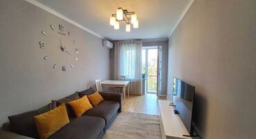 квартира совмин боконбаева: 3 комнаты, 65 м², Индивидуалка, 4 этаж, Косметический ремонт