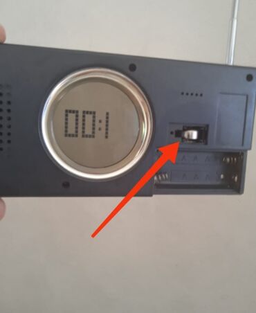 Mini Radio FM. 2 -ki eded batareyka ile işleir.Saatln batareykasl
