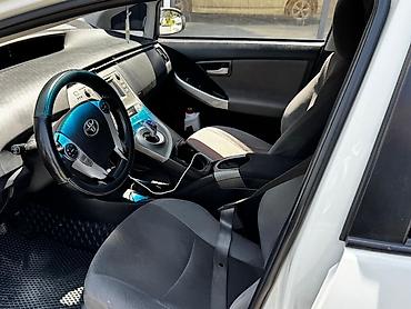 sprinter 2 9: Toyota Prius: 2015 г., 1.8 л, Автомат, Гибрид, Хэтчбэк — 4