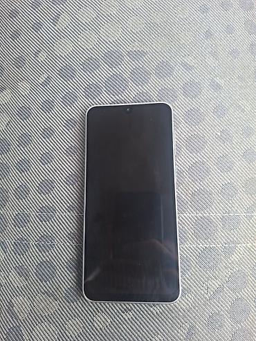 samsung telofon: Samsung Galaxy A17, 256 GB, rəng - Gümüşü, Simsiz şarj — 1