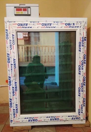 İnkubatorlar: Sənaye tipli damazlıq inkubator komplekti Xüsusiyyətlər: - Şüşə — 2