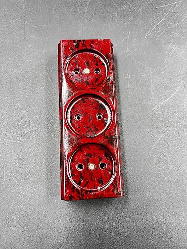 elektirik yuvası: Kalod qəhvəyi Bu üçlü elektrik prizi, yüksək keyfiyyətli materialdan — 1