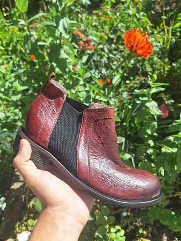 Gležnjače: Ženske kratke čizme – više modela Muške cipele. cena od 30 do 60 — 46