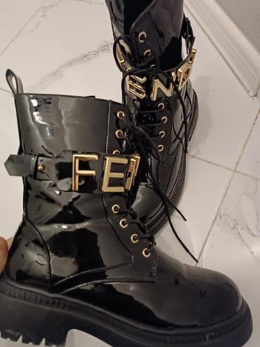 lak cəkmələr: Fendi, rəng - Qara, Yeni — 1