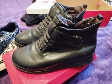 Basanoşka və səndəllər: Qadın ayaqqabıları – 2 model 1) Platformalı şlapi - Rəng: qara - Üst — 9