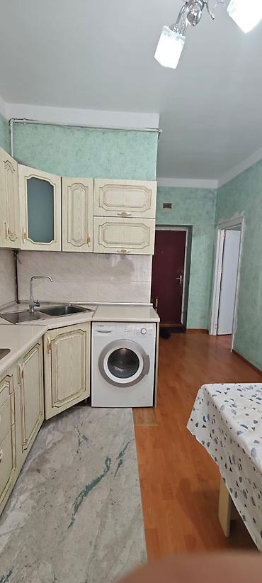 Mənzillər: 🏡 KİRAYƏ MƏNZİL ELANI 🏡 📍 Ünvan: Aşıq Molla küçəsi, Qərb — 3