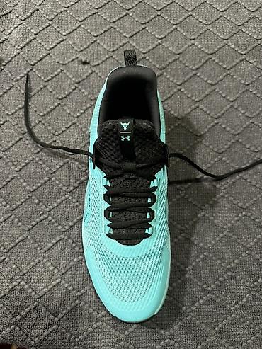 under armour: Under Armour krossovkaları (30cm uzunlugu)46 razmer satılır, 46 — 2
