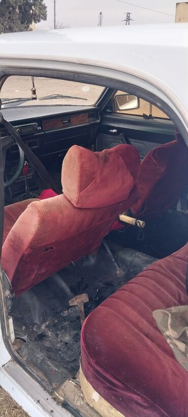 Digər avtomobillər: Məhsul: Klassik sedan avtomobil (ağ rəng), mexaniki ötürmə Təsvir: - — 5