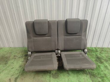 Подкрылки: Третий ряд сидений, Toyota