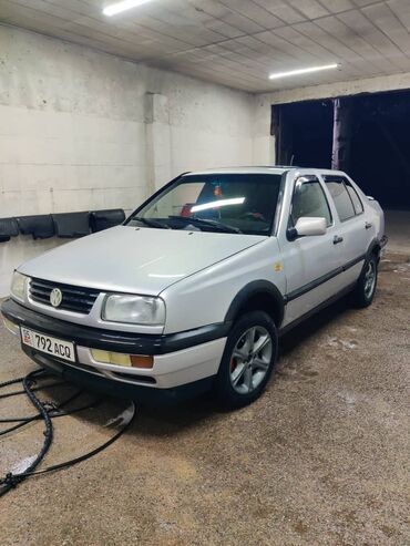 от венто: Volkswagen Vento: 1994 г., 1.8 л, Механика, Бензин, Седан