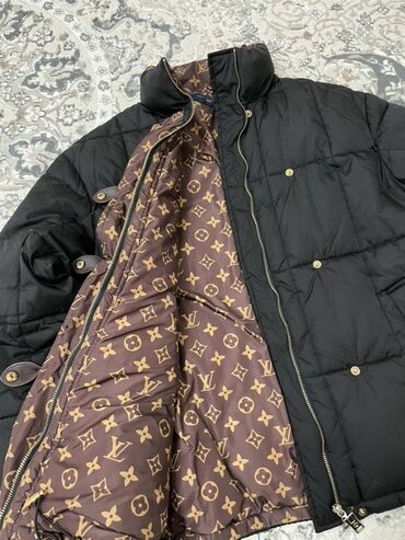 button куртка двухсторонняя: Зимний куртка LOUIS VUITTON Желет фирменный Шапка Zara Сумка Анта