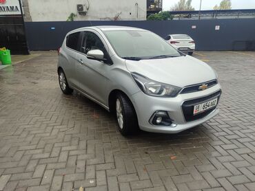 машина уазик: Chevrolet Spark: 2017 г., 1 л, Автомат, Бензин, Хэтчбэк