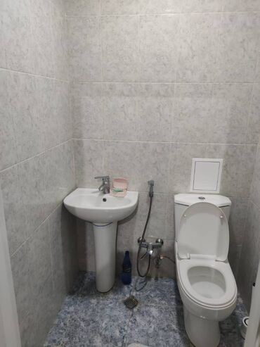 Uzunmüddətli kirayə mənzillər: Yasamalda midada 9 mertebeli binanın 1-ci mərtəbəsində yerləşən ümumi — 14