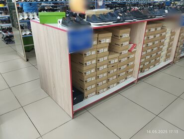 сдаю в аренду офис: Ижарага берем Витрина, 8 кв. м, Ремонту менен, Иштеп жаткан, Жабдуулары менен