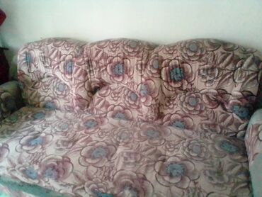 продам бу мебель бишкек: Продаю б/у диван. Серая кожа требует полной реставрации. Цена 3000