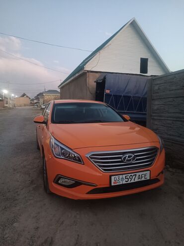 фотохромные очки: Элегантный седан Hyundai Sonata яркого оранжевого цвета. Модель