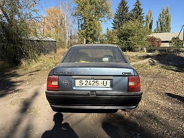 mers e210: Opel Vectra: 1989 г., 2 л, Механика, Бензин, Седан — 2