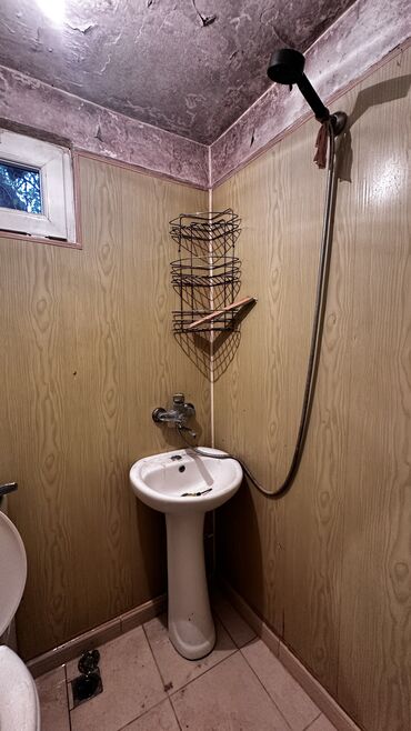 Otaqların uzunmüddətli kirayəsi: Merkezde 1 otaqli ev -da lalafo.az — 17 Otaqların uzunmüddətli kirayəsi: Merkezde 1 otaqli ev — 17