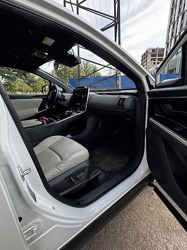 тойота в: Toyota bZ4X: 2024 г., Электромобиль, Кроссовер — 8