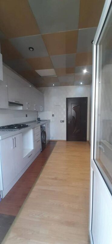 Uzunmüddətli kirayə mənzillər: Bakıxanov(Razin)AKKORD-un binasında 2 otaqlı kirayə verilir. Otaq — 14