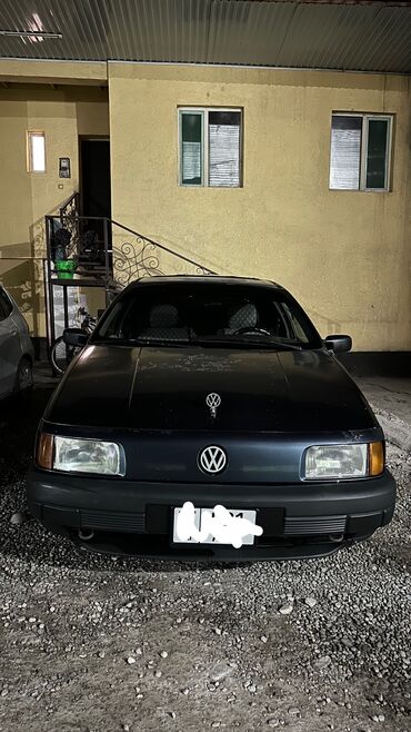 естима 3: Volkswagen Passat: 1989 г., 1.8 л, Механика, Бензин, Седан