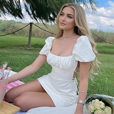 Haljine: #Haljine
Cena 2500
Uni vel.
V20 — 2