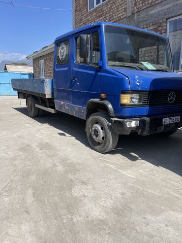 гегант 811: Грузовик, Mercedes-Benz, Дубль, 4 т, Б/у