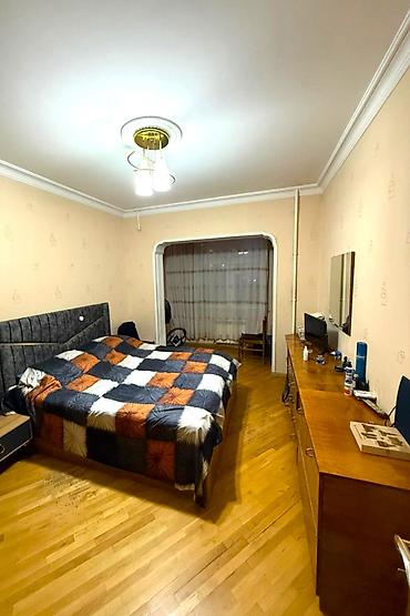 heftede 3gun evde xadime isi: Bakı, 4 otaqlı, Köhnə tikili, m. Əhmədli, 110 kv. m — 4