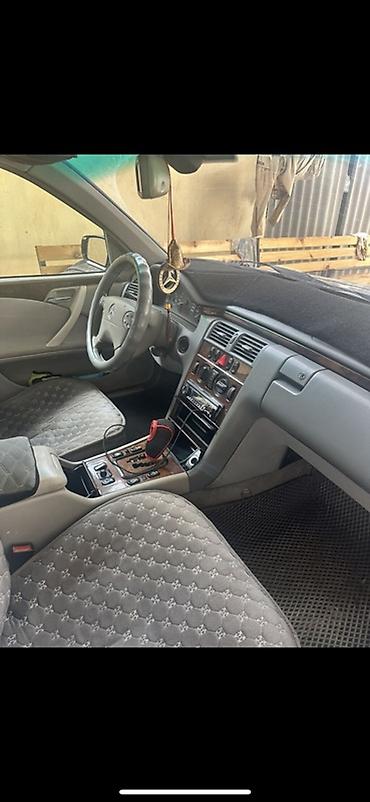 x class: Mercedes-Benz E-Class: 2002 г., 2.4 л, Автомат, Бензин, Седан — 7