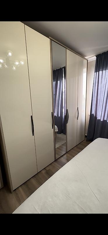 silver kitchen: Спальный гарнитур, Б/у, Двуспальная кровать, Комод, Шкаф, Россия, МДФ, Самовывоз, цвет - Бежевый — 3