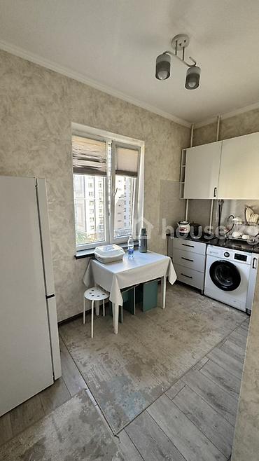 улан кв: 1 комната, 33 м², Улан мкр 105 серия, 6 этаж, Евроремонт — 3