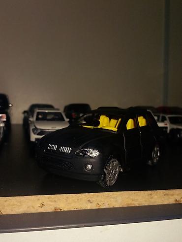 Avtomobil modelləri: Miqyaslı diecast oyuncaq avtomobil modelləri - Korpus: metal — 28