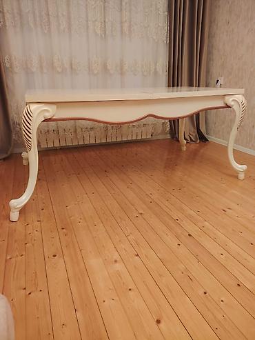 Masalar: Ağ rəngli yemək/oturma otağı masası - Dizayn: Minimalist, düzbucaqlı — 1
