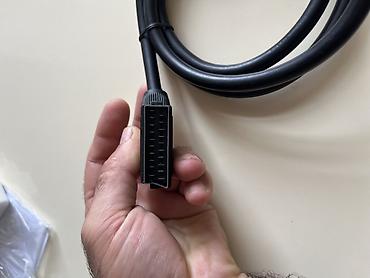 s video kabel: SCART–SCART kabeli (21-pin, kişi–kişi) - Bağlantı növü: Hər iki — 1