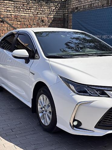 Toyota: Toyota Corolla: 2021 г., 1.8 л, Вариатор, Гибрид, Седан — 3