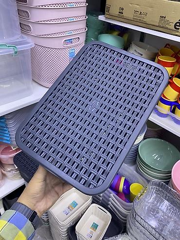 бельевой ящик: Пластиковая корзина-органайзер с крышкой, плетёный дизайн (цвет — 2