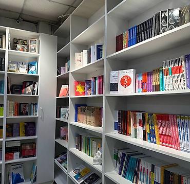 работа вахтерша: Требуется Продавец-консультант в Книжный магазин, График: Два через два, % от продаж, Полный рабочий день — 1