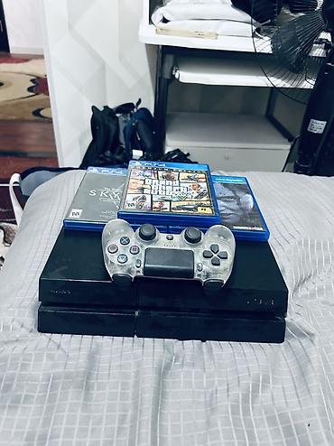 ps4 продажа: Игровая консоль Sony PlayStation 4 (PS4) с комплектом игр и геймпадом — 2
