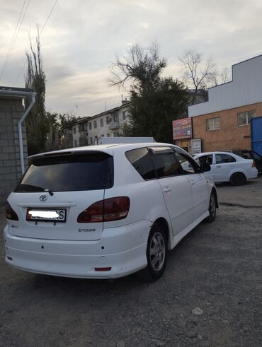 меняю титан: Toyota Ipsum: 2002 г., 2.4 л, Автомат, Газ, Вэн/Минивэн