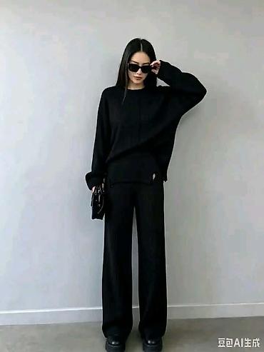 dva srca slike: Komplet 
Pamučna trikotaža
S M L XL
Cena : 4400 dinara
ML — 2