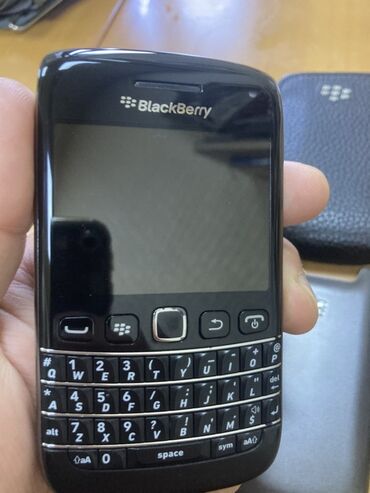 Çaydanlar: Blackberry Bold 9790, rəng - Qara, Düyməli