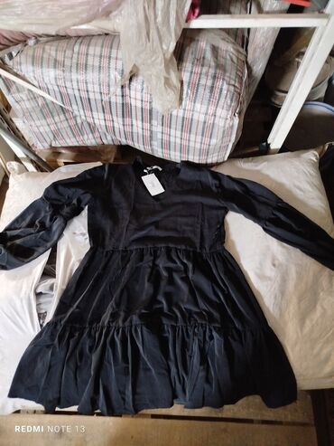 черный платья: Повседневное платье